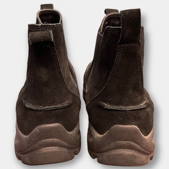 Men\'s Brown Suede Chelsea Boot - Classic Slip-On Style